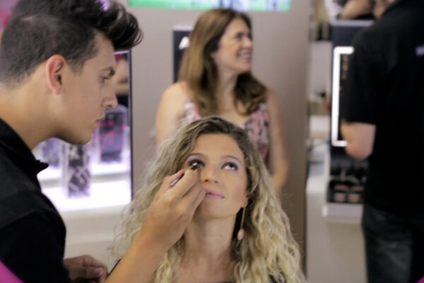 Avon-Institucional-Institutional-07 Avon-Institucional-Institutional-07