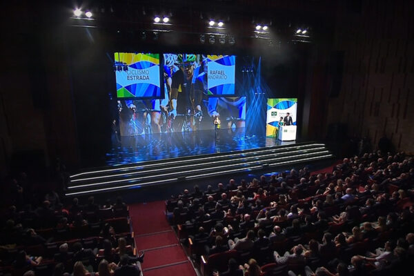 premio-cob-galeria-4web-14 premio-cob-galeria-4web-14